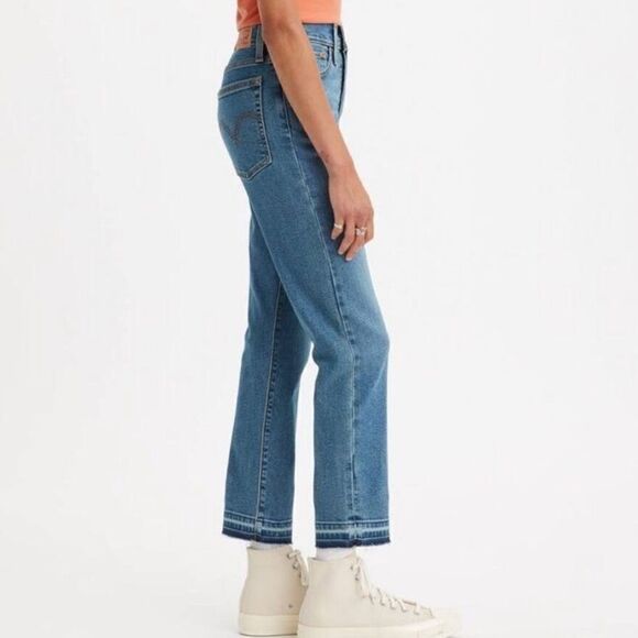 Levi’s “Wedgie Straight” Blue Jeans with raw hemline & button fly, 26- like new! - Picture 2 of 10